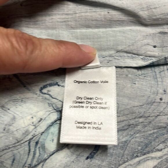 St Roche Honeycomb Top Blue Watercolor Smocked Keyhole Cotton Size Small NWT - Picture 10 of 15